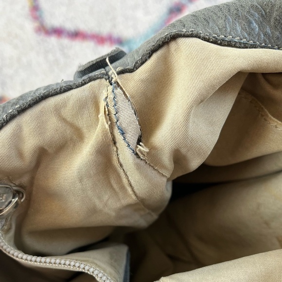 ROOTS Canada Leather Hobo - Picture 14 of 14